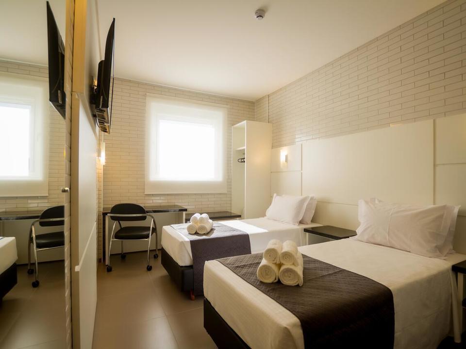 Hotel Confiance Barigui 3*